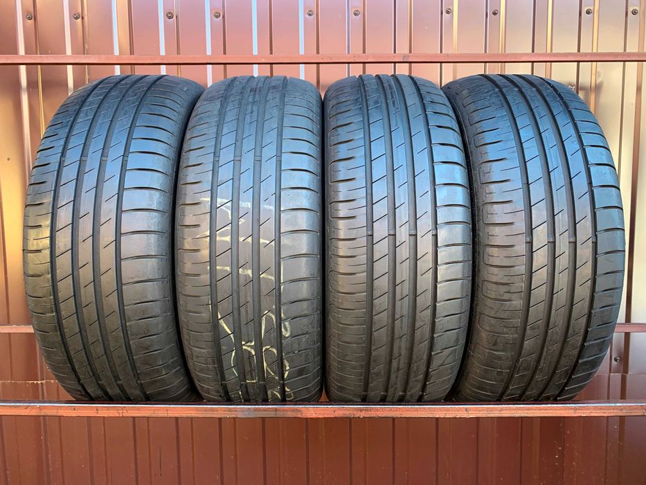 215/60 R16 GoodYear EfficientGrip Performance. Шини літні 4 шт.