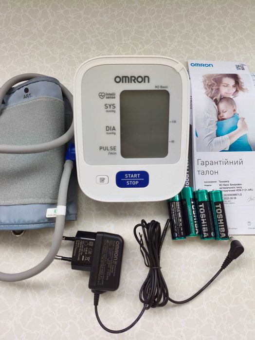 Тонометр Omron M2 Basic HEM-7121-ARU автоматичний з мережевим адаптером (стан нової речі)