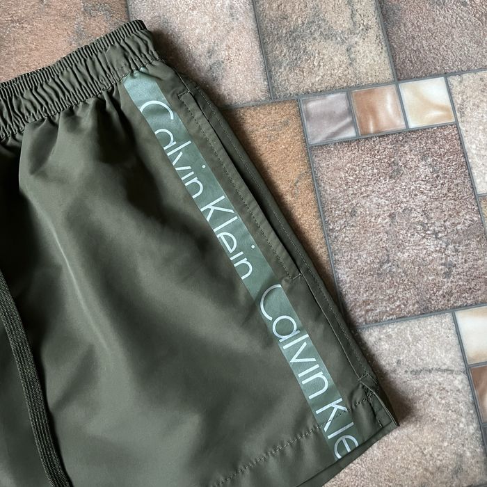 Шорти Calvin Klein з лампасами