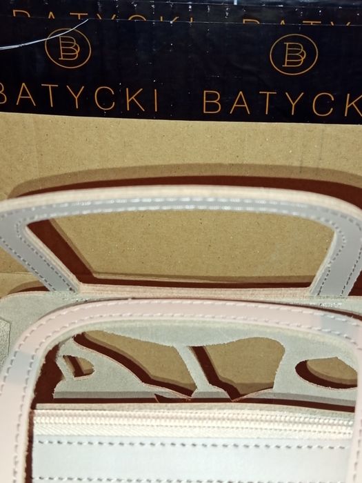 Torebka damska BATYCKI,nowa ,elegancki ażurowy design.