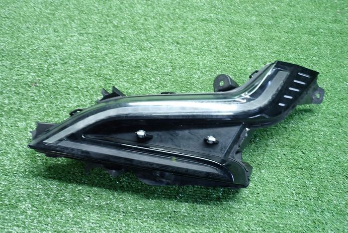 RENAULT MEGANE V E-TECH LED halogen lewy DRL