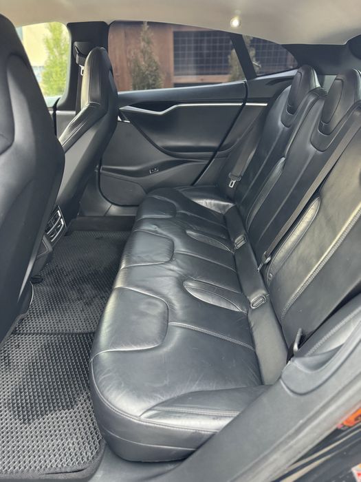 Продам tesla model s