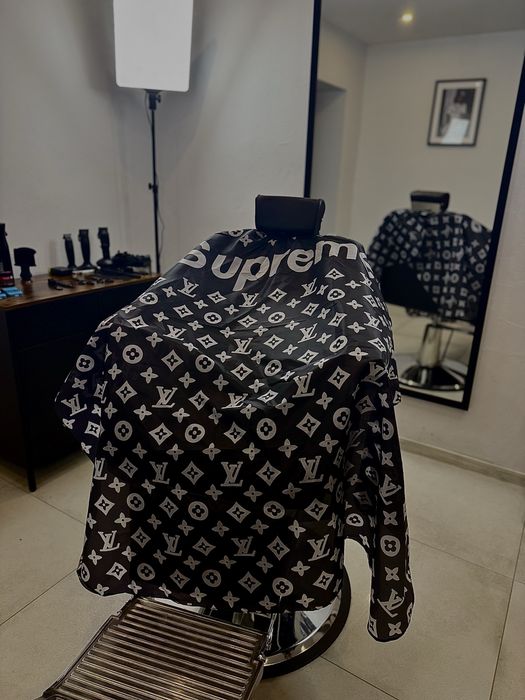 Peleryna do strzyżenia włsów