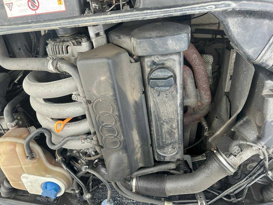 AUDI a4 b5 1.6 ADP kolor  lz9u części