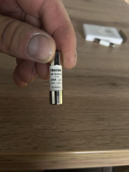 Bezpieczniki cylindryczne 20A