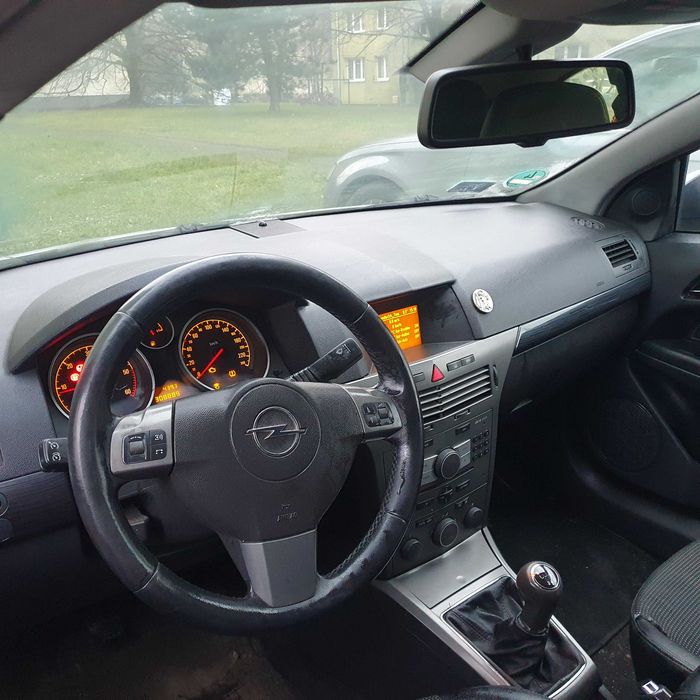 Opel astra h 1.9 dth gtc