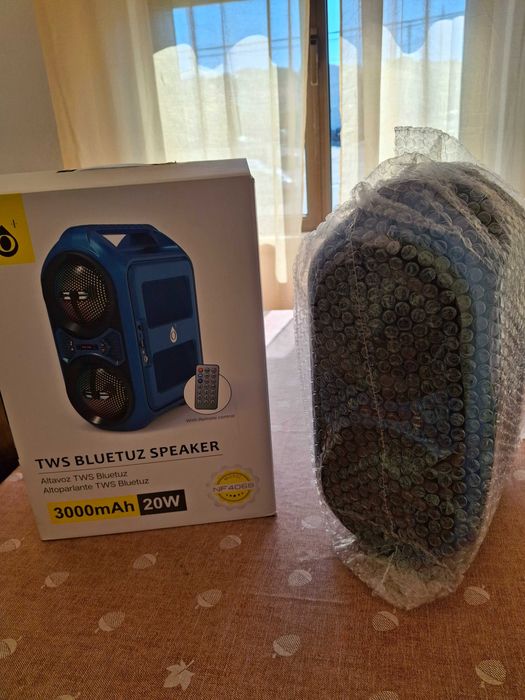 Coluna de Som de 20 watts com comando