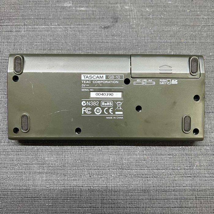 Универсальный гитарный бас рекордер tascam gb-10