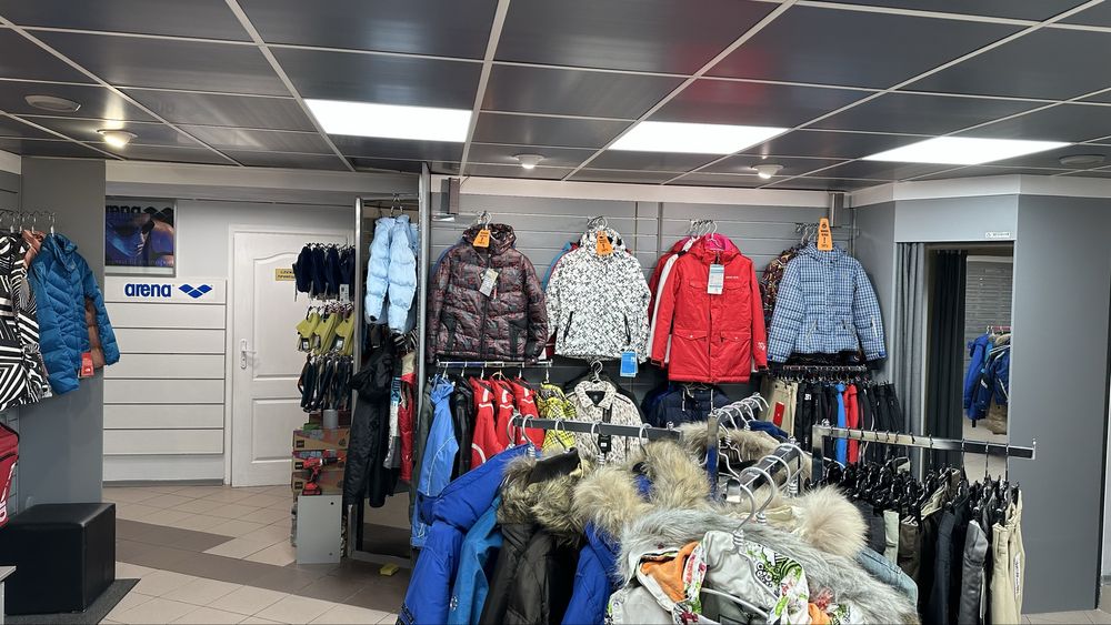 Аренда помещения (фасад палац украина) под магазин кафе прочее. ТОРГ