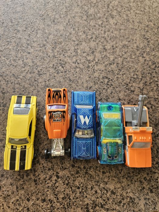 Большой лот оригинальных Hot Wheels, Matchbox, Disney Cars