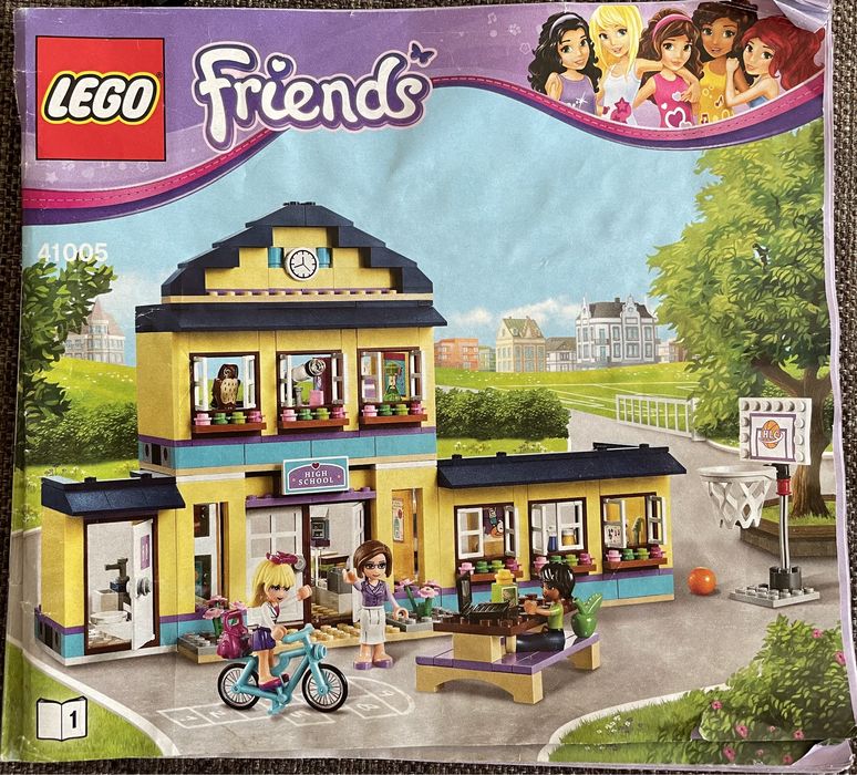 Heartlake High School (LEGO Friends 41005)