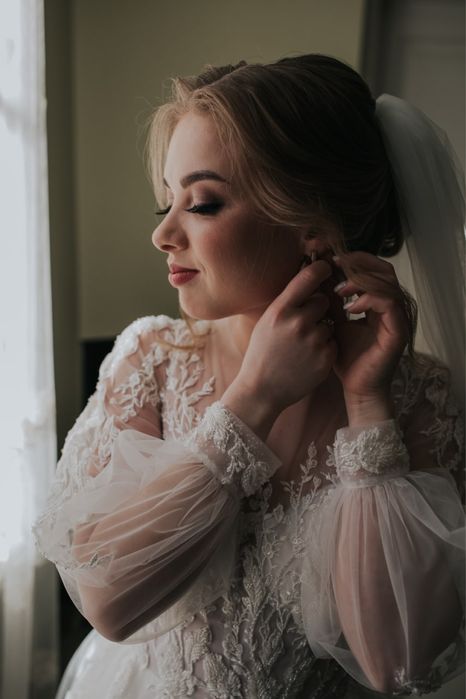 Весільна сукня