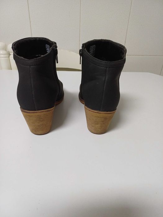 Botas de senhora Esmara Nº39