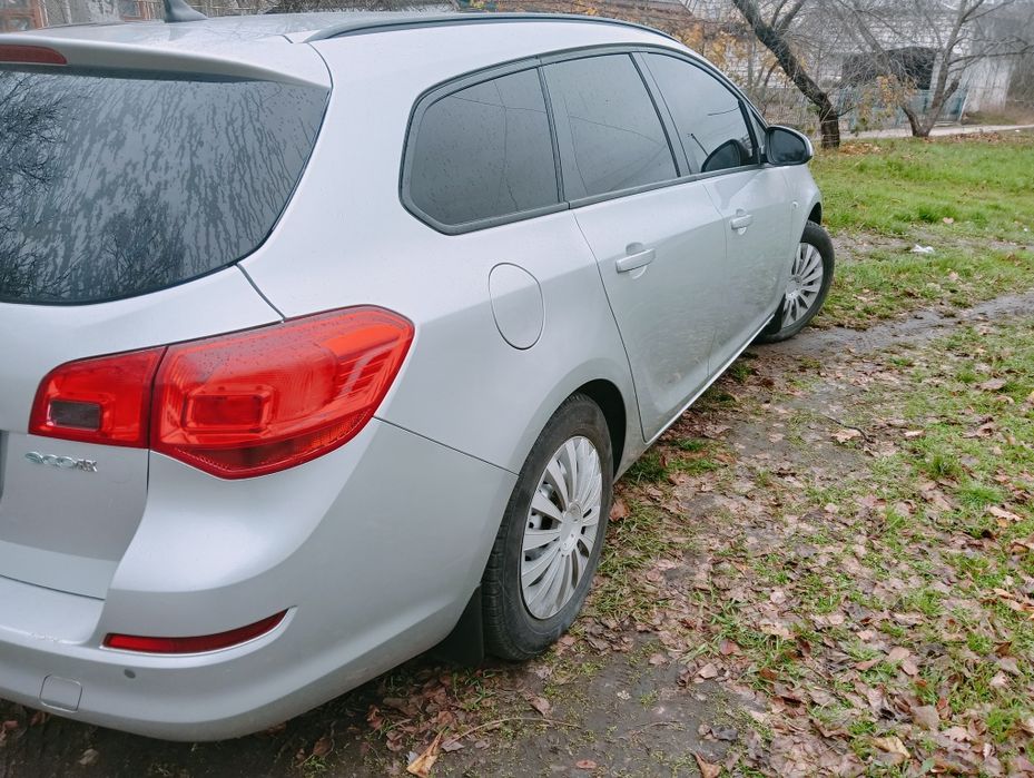 Опель Астра j.2011рік