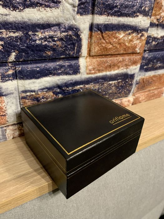 Жіночий годинник Oriflame зі Swarovski + батарейка у подарунок