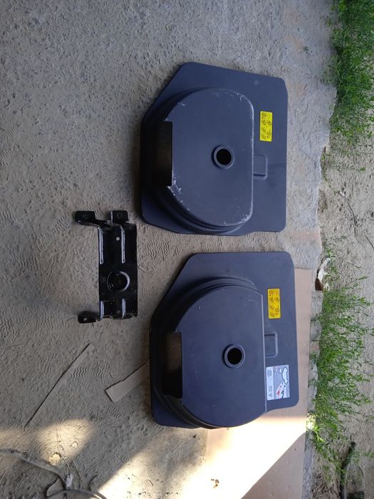 Кріплення запаски audi a4 b8 ,кришка акумулятора