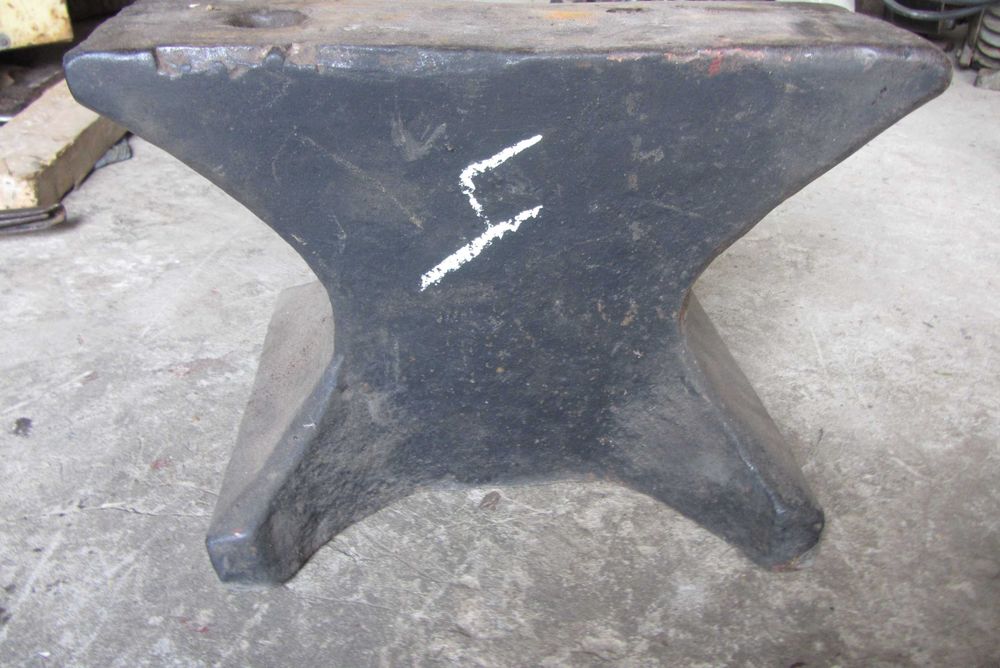 Kowadło dwurożne waga 230 kg