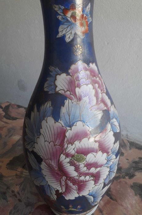 Jarro em porcelana Chinesa com 50 cm de altura