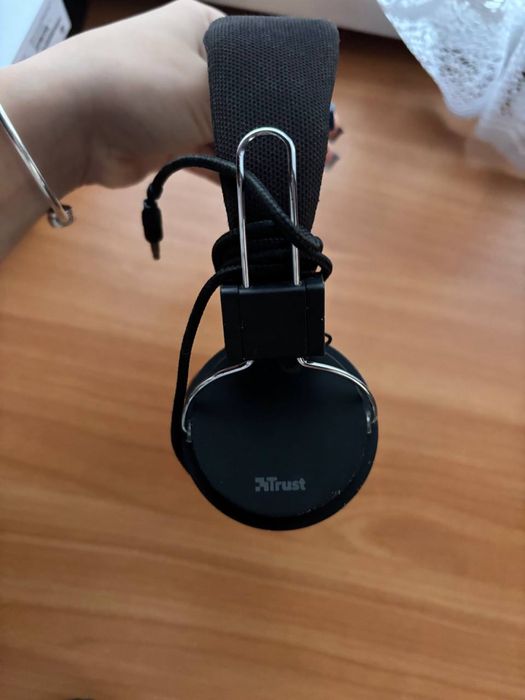 Дротові навушники