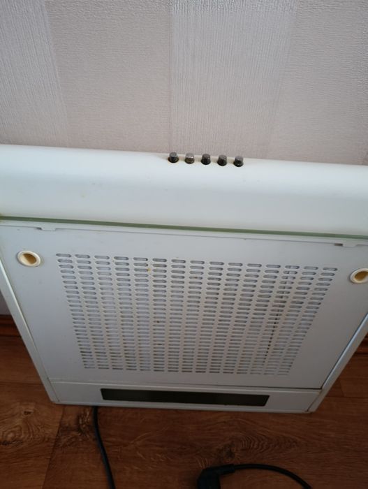 Продам вытяжку б/ у