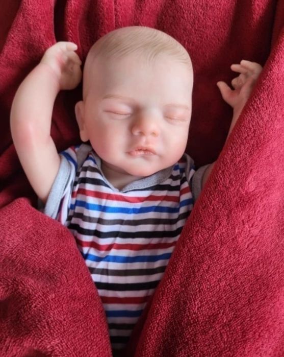 Nowa realistyczna lalka typu Reborn śpiący chłopiec
