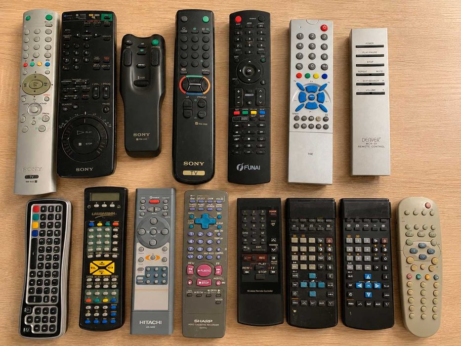 Пульт VHS Sony,Panasonic,Grundig Sharp Funai Rainford RMT-v141k vrt/tv