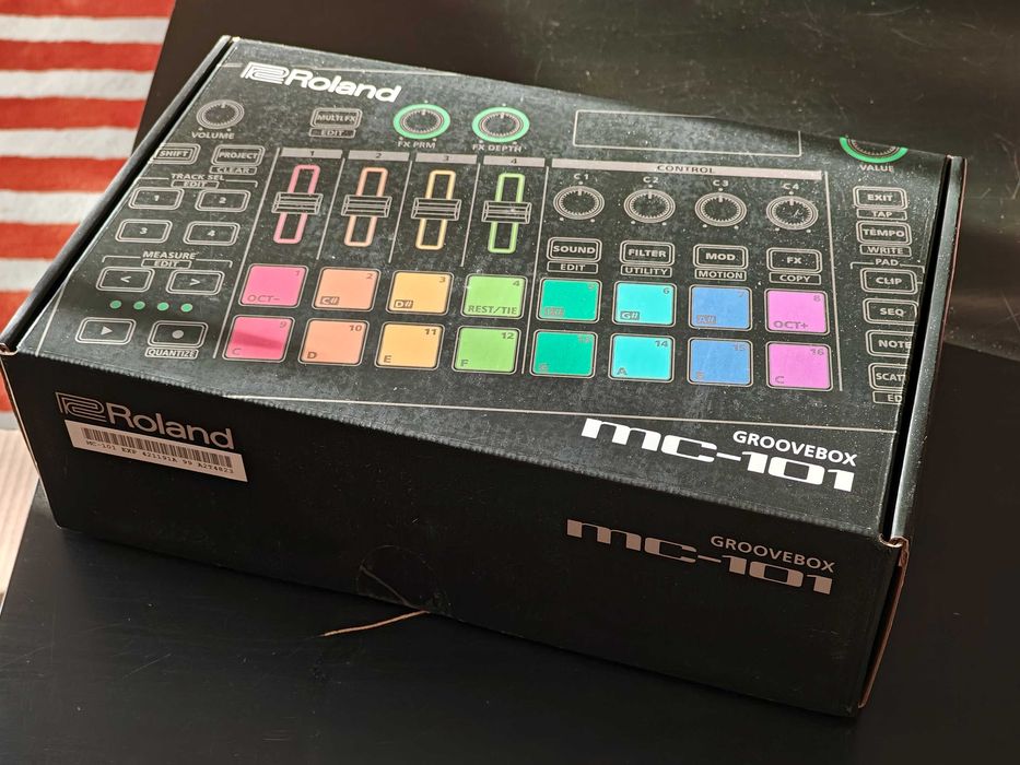 Groovebox/Drum machine Roland MC101 Nowy