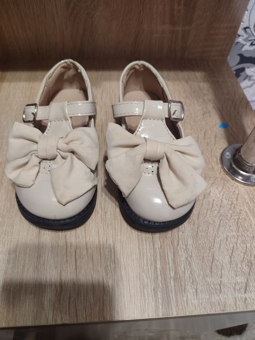 Туфлі на дівчинку