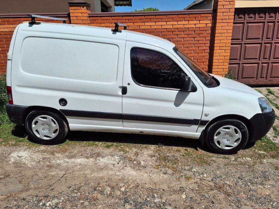 Продаю Пежо Партнёр peugeot partner 2010
