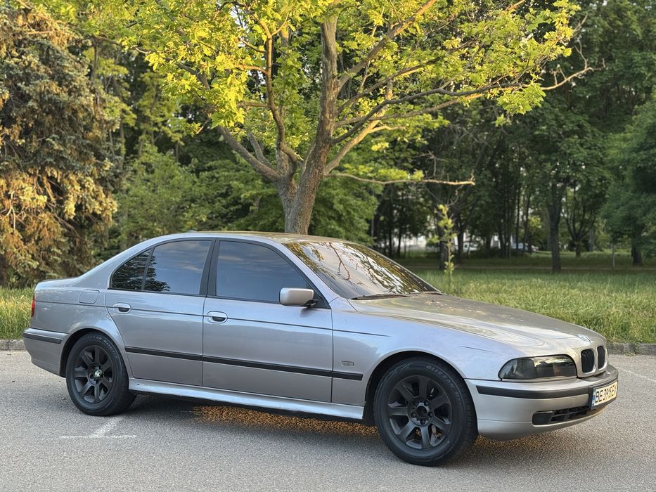 Продам BMW E39 528i