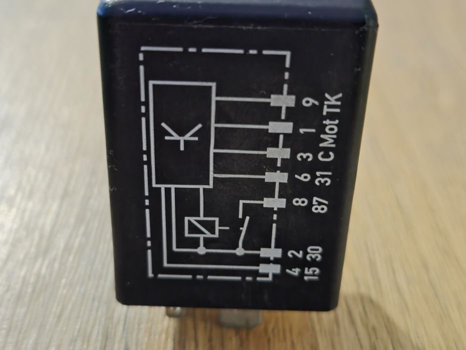 Przekaznik pompy paliwa