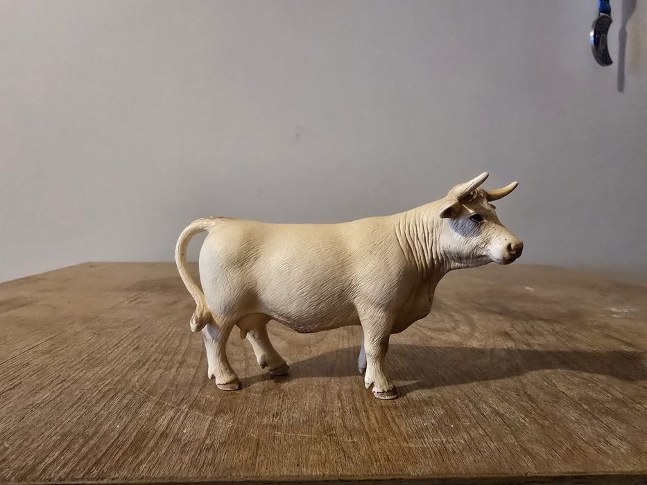 Schleich krowa rasy charolais figurka unikat model wycofany z 2005 r.