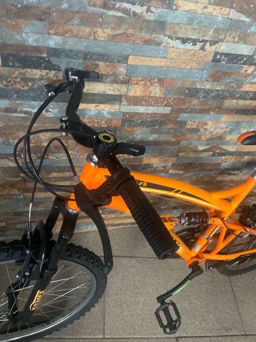 Vendo bicicleta roda 24 e roda 26