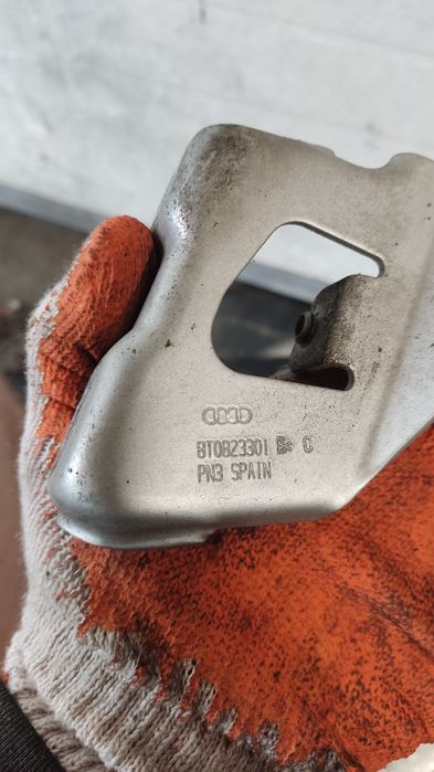 Zawiasy maski prawy lewy audi A5 8t lx7w