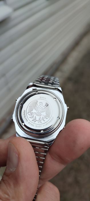 Годинник Montana