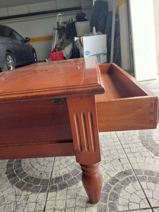 Mesa de centro em madeira