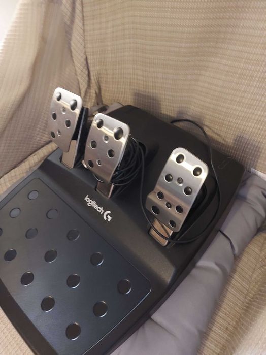 Volante + Pedais LOGITECH G29 Driving  (Multiplataforma - Preto)