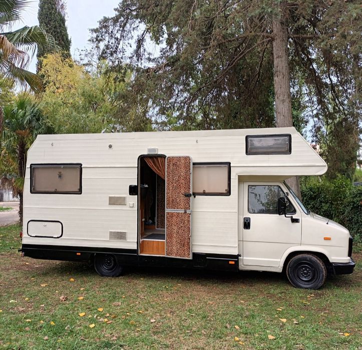 Autocaravana Fiat Ducato - Motor Iveco 2.8 de 2003 - 6 Lugares