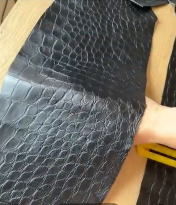 Продам кусок натуральной кожи крокодила