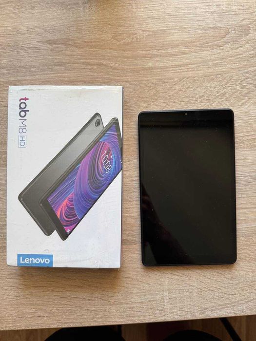 Планшет Lenovo tabM8