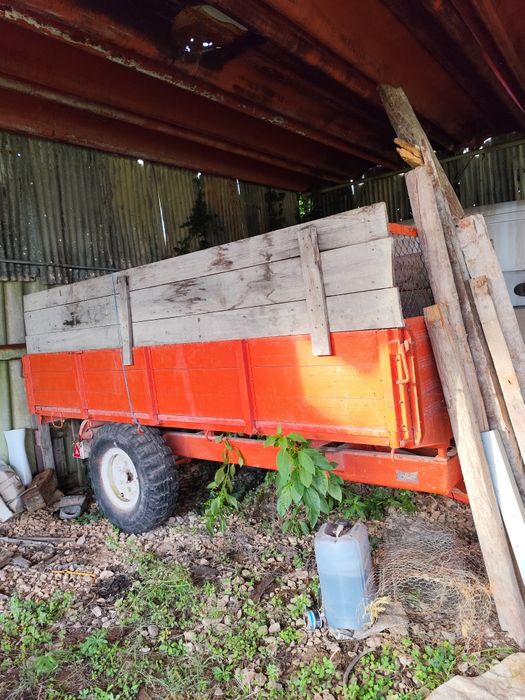 Reboque Galucho como novo ,cavadeira de 1.70, motor Fiat 126