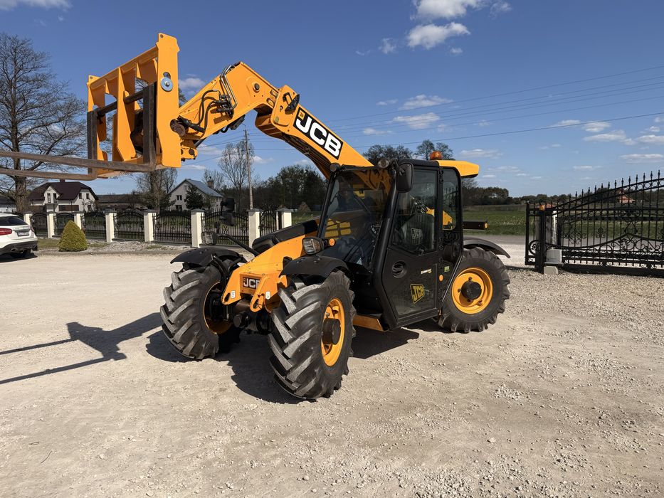 Ładowarka teleskopowa JCB 527-58 AGRI swiezo sprowadzona manitou merlo claas JCB