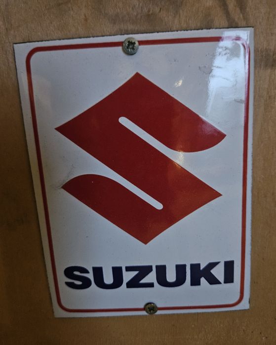 Placa esmaltada Suzuki