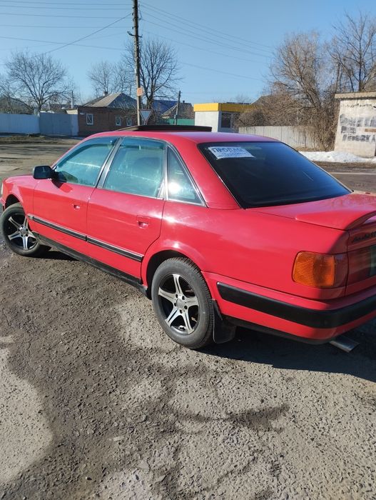 Продам гарну ауді100