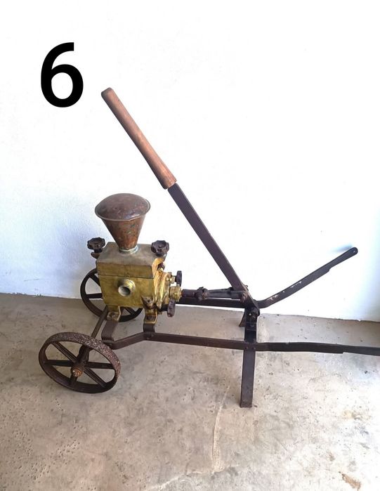 Bombas transfega vinho antigas