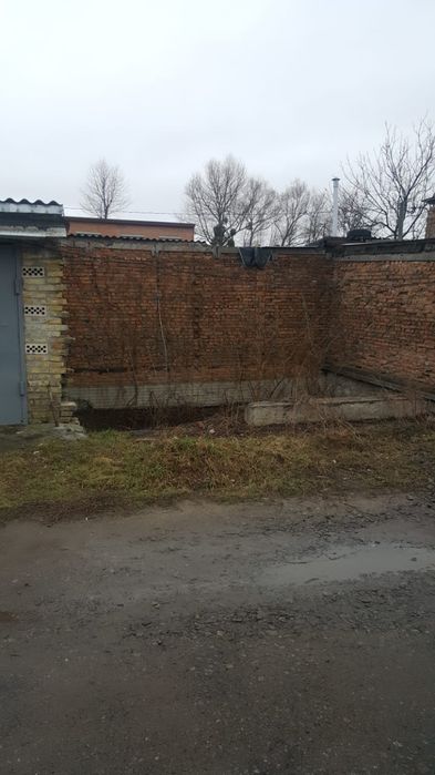 Продати ділянку під гараж г/к " політ "
