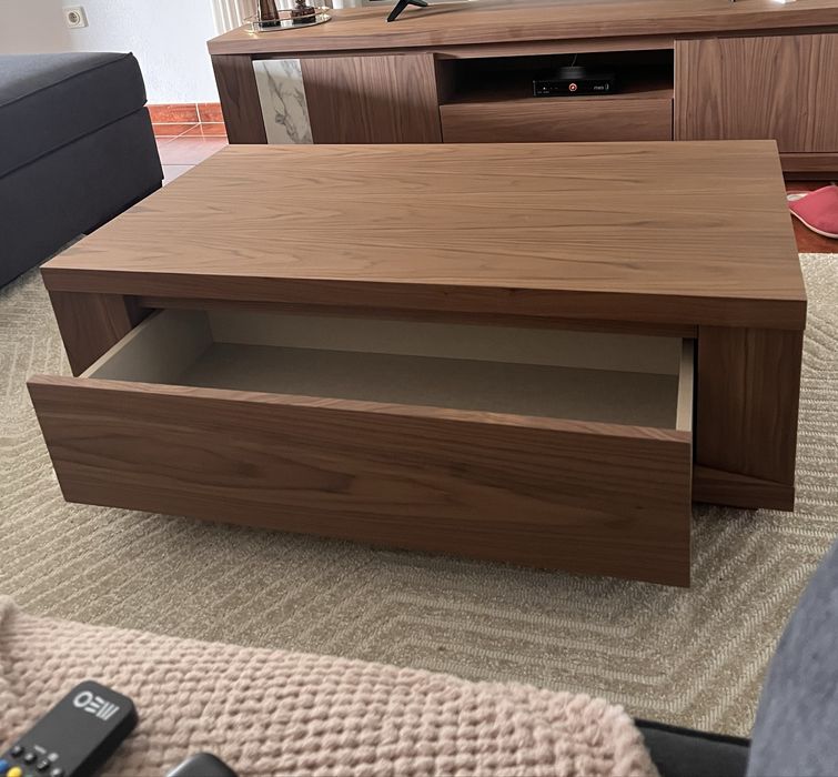 Mesa de centro em Nogueira NOVA