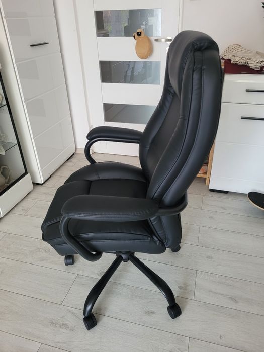 Fotel biurowy wym.wys.120 szer.77 cm.Grande.