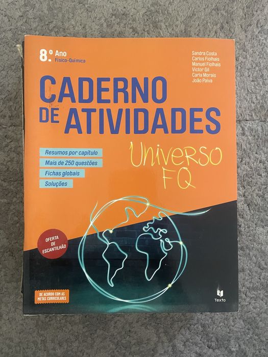Varios livros escolares do 8 a 11 ano