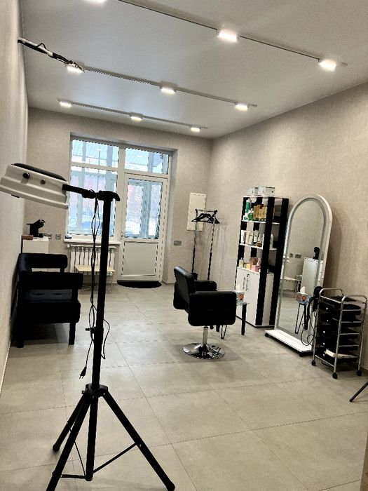 Здам в оренду робоче місце для майстра з реконструкції волосся